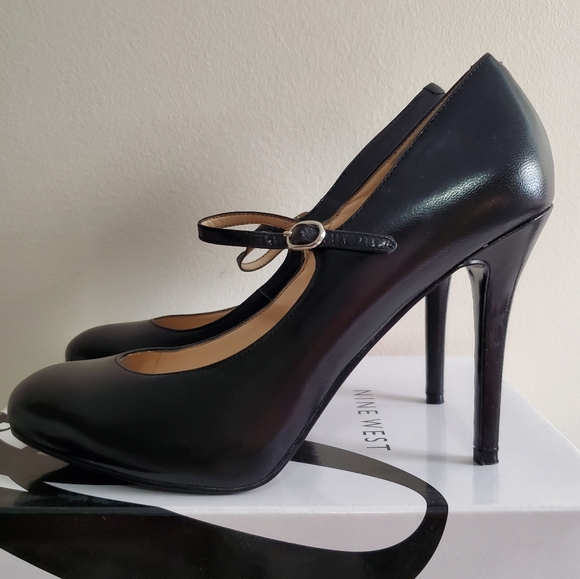 Nine West Msknoitall Black Leather Mary Jane Pump - Picture 3 of 12